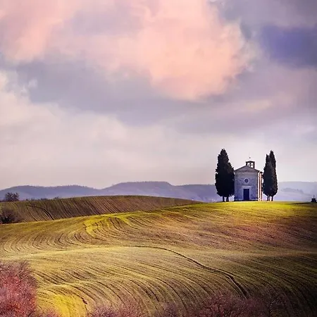 Finestra Sulla Val D'orcia San Quirico dʼOrcia